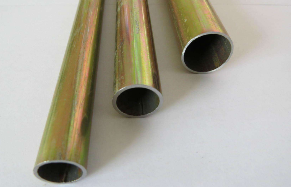 Advantages and disadvantages of metal pipes